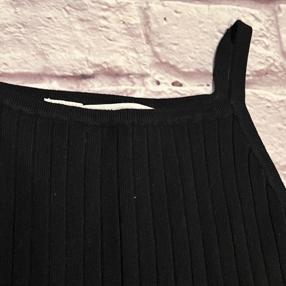 H & M girls black ribbed tank - Picture 4 of 8